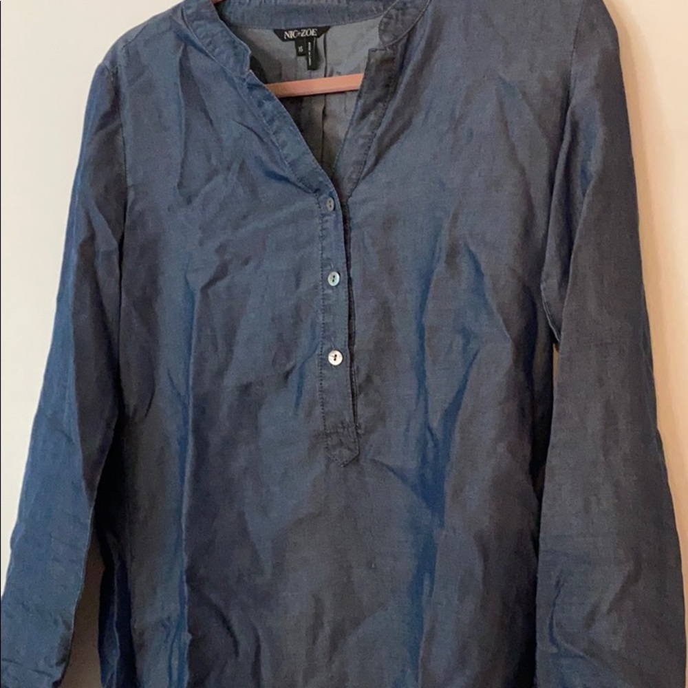 🔵Soft denim button-up top